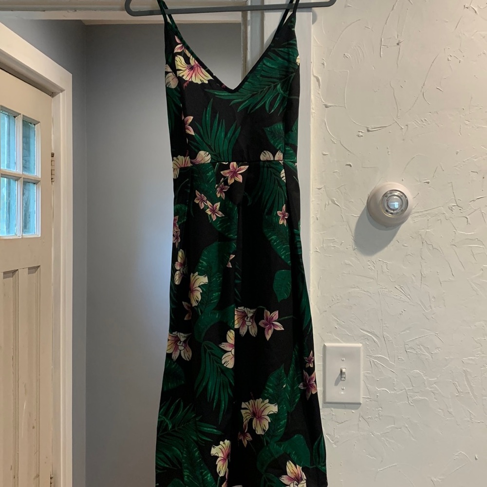 Pretty floral knee length dress